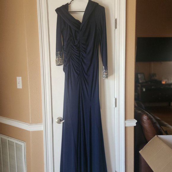 Mac Duggal Formal Dress - Picture 2 of 4